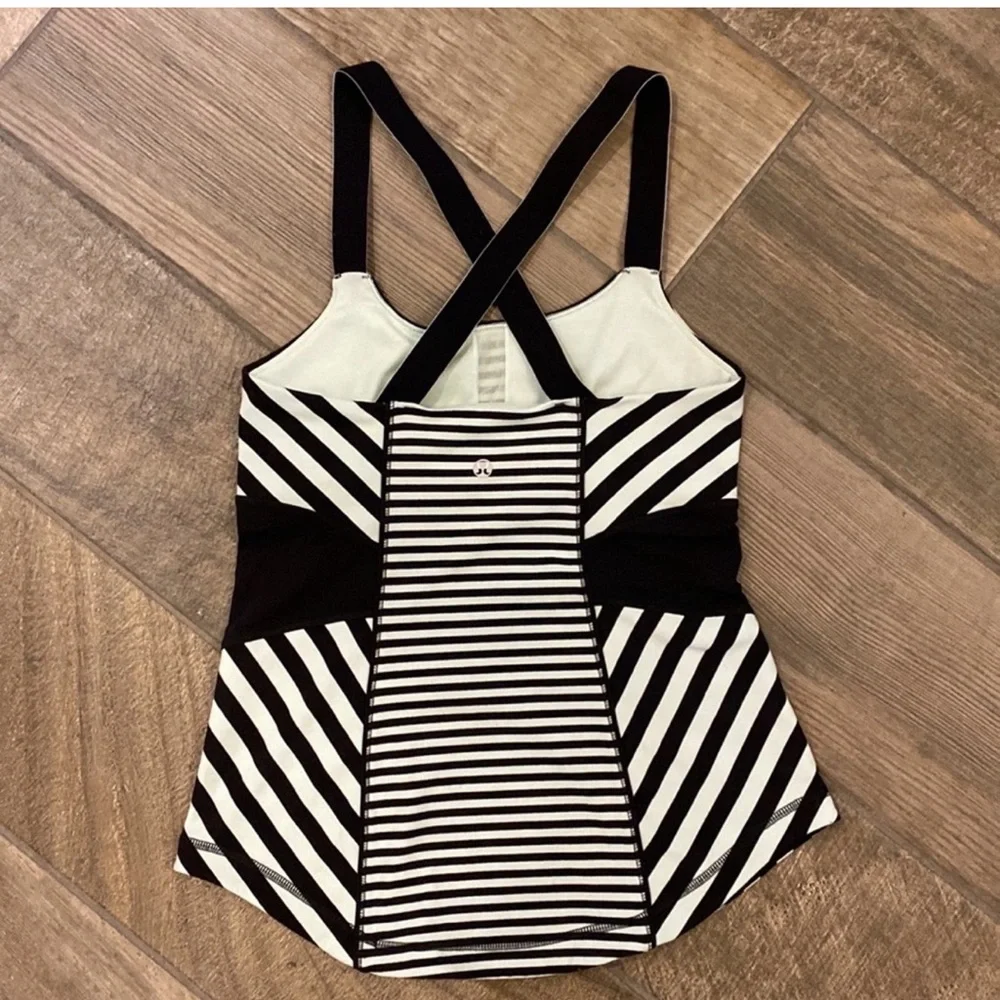 Lululemon Work It Out Sea Stripe Tank Size 6 Black Mint Green